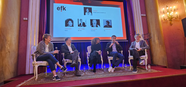 Mesa debate en Barcelona